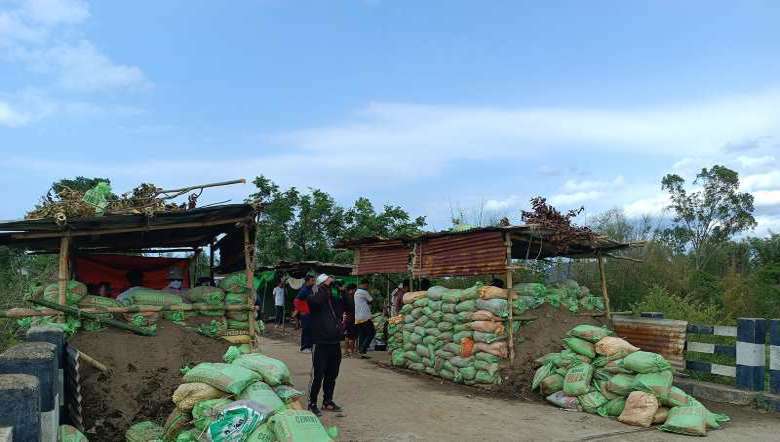 With no state support villagers take firm stand to fight militants